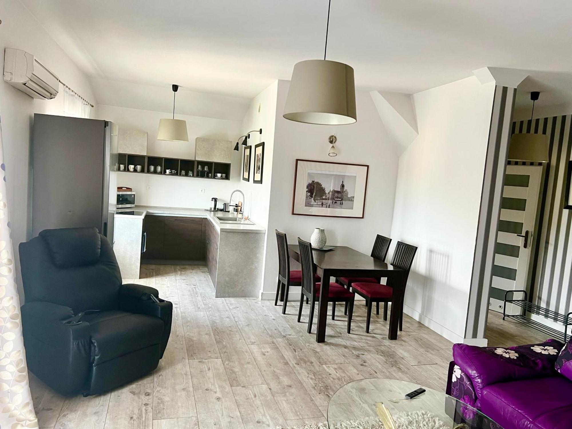 Slupski Premium Panoramic Apartment: Adults-only Urban Retreat Apartment *